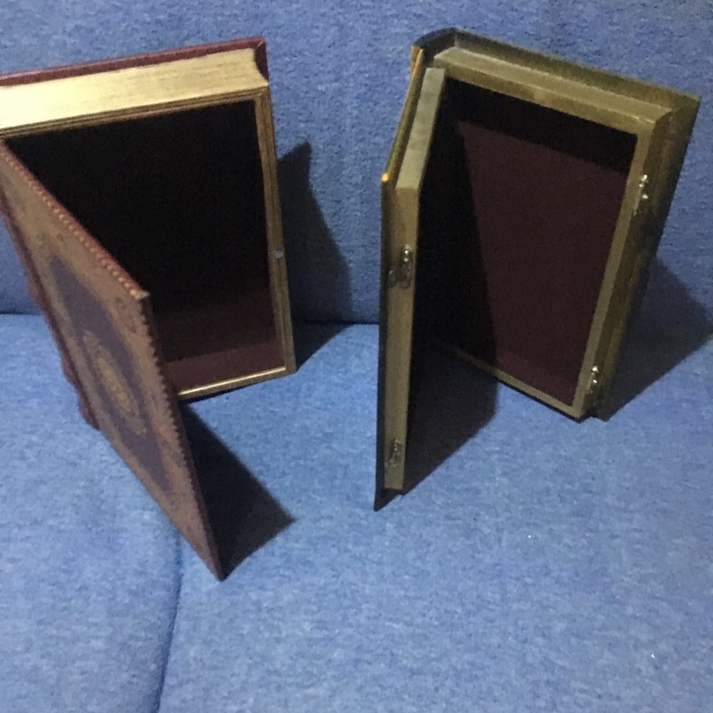 Hide-away Books / Box/ Decor